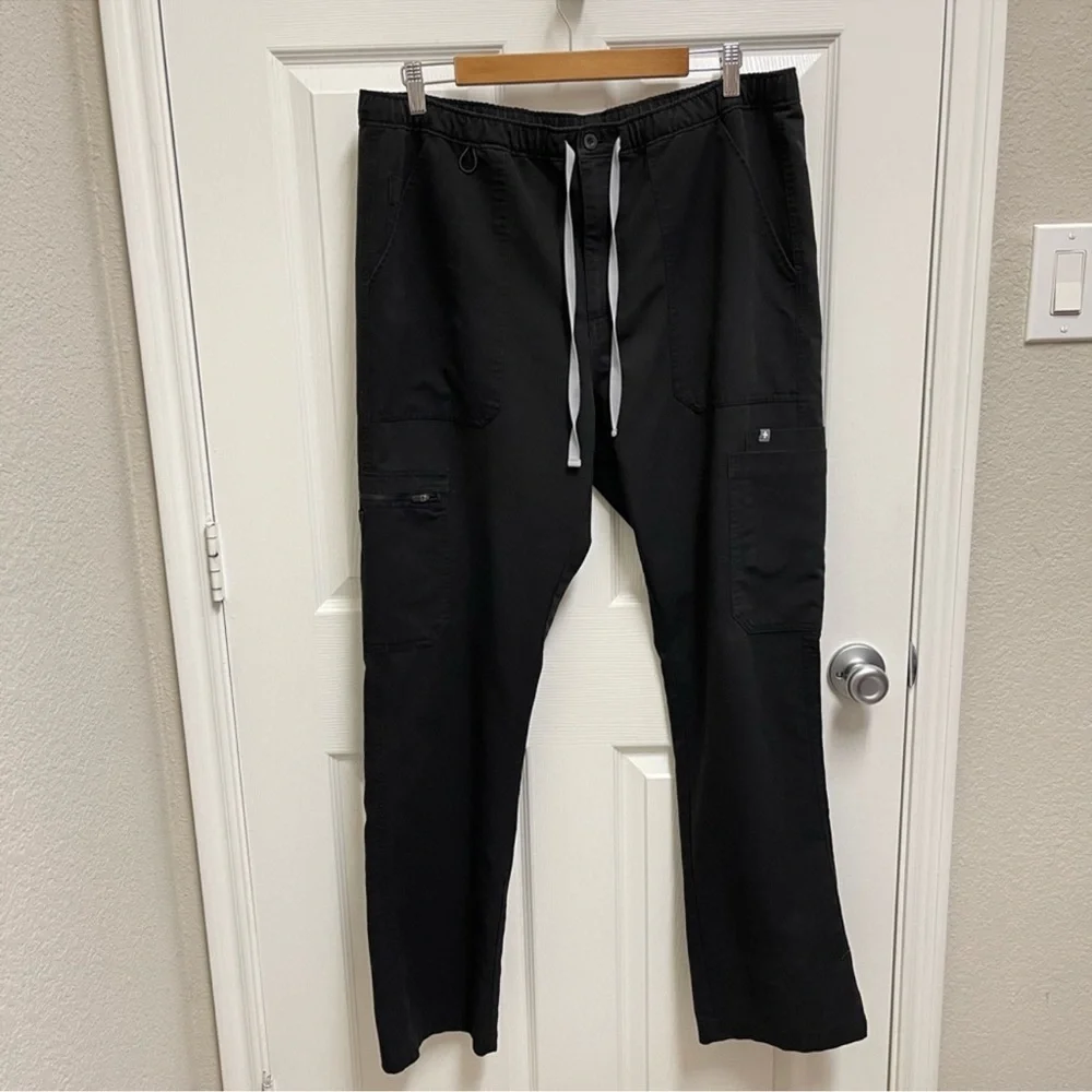 FIGS Men’s Cairo Cargo Scrub Black Pants. Sz XL